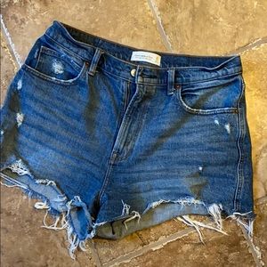Abercrombie Ultra High Rise Mom Short